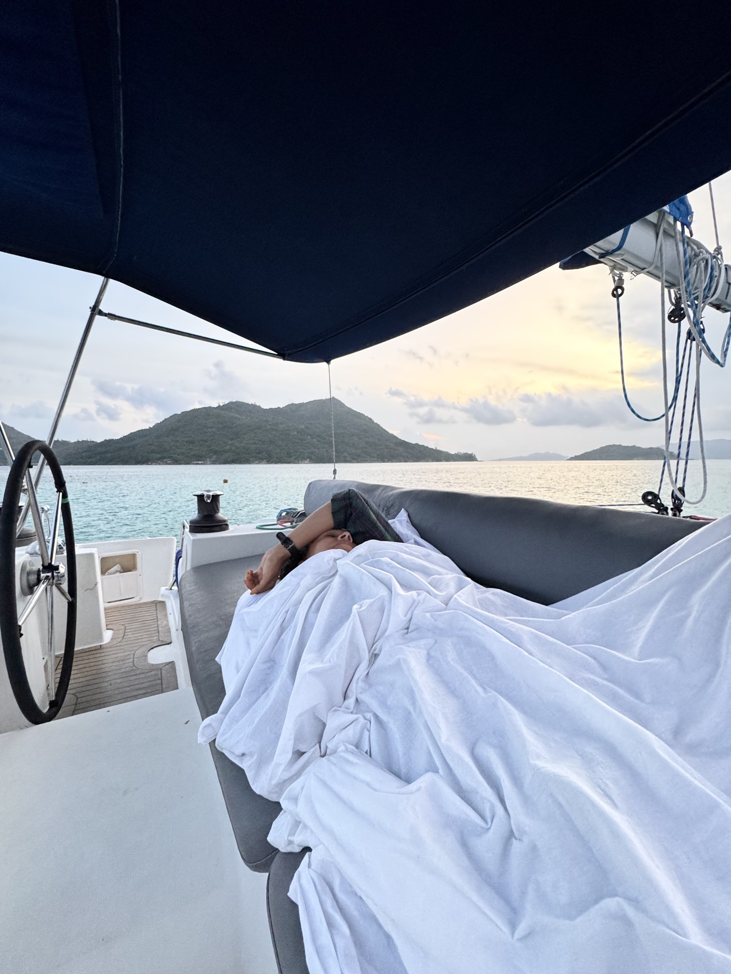 Seychelles Sailing — moment 1